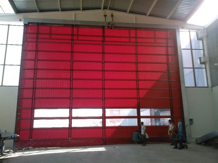 Otomatik Dev PVC Kapı